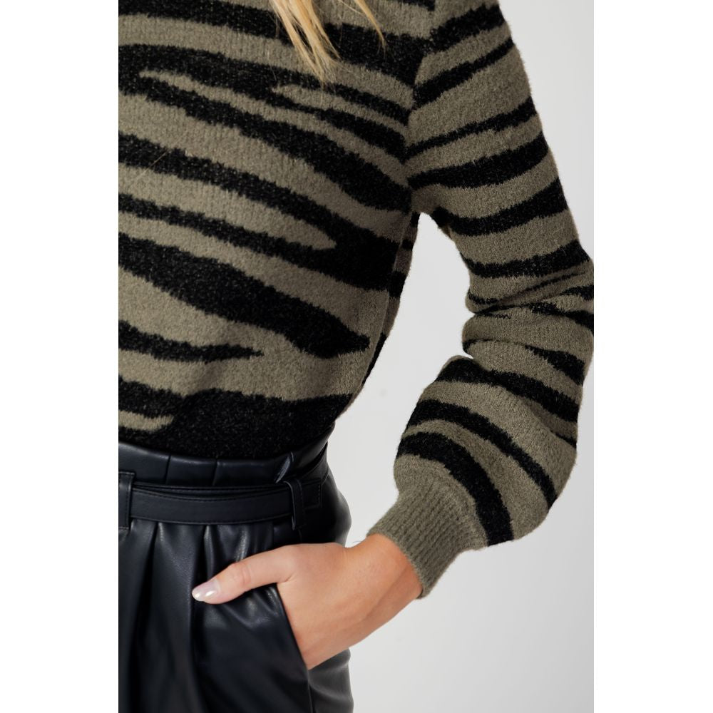 Jacqueline De Yong Grüner Nylonpullover