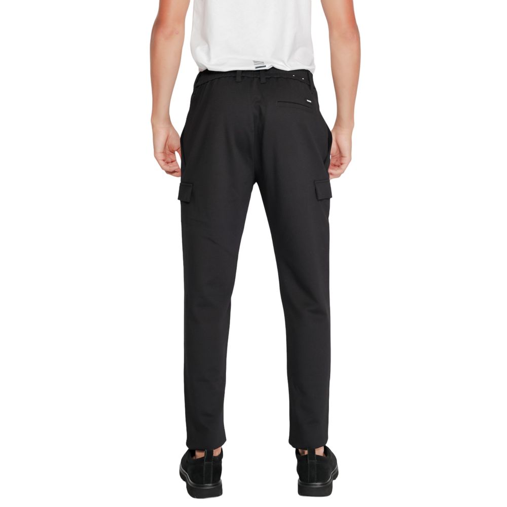 Calvin Klein – Schwarze Jeans und Hose aus recyceltem Polyester