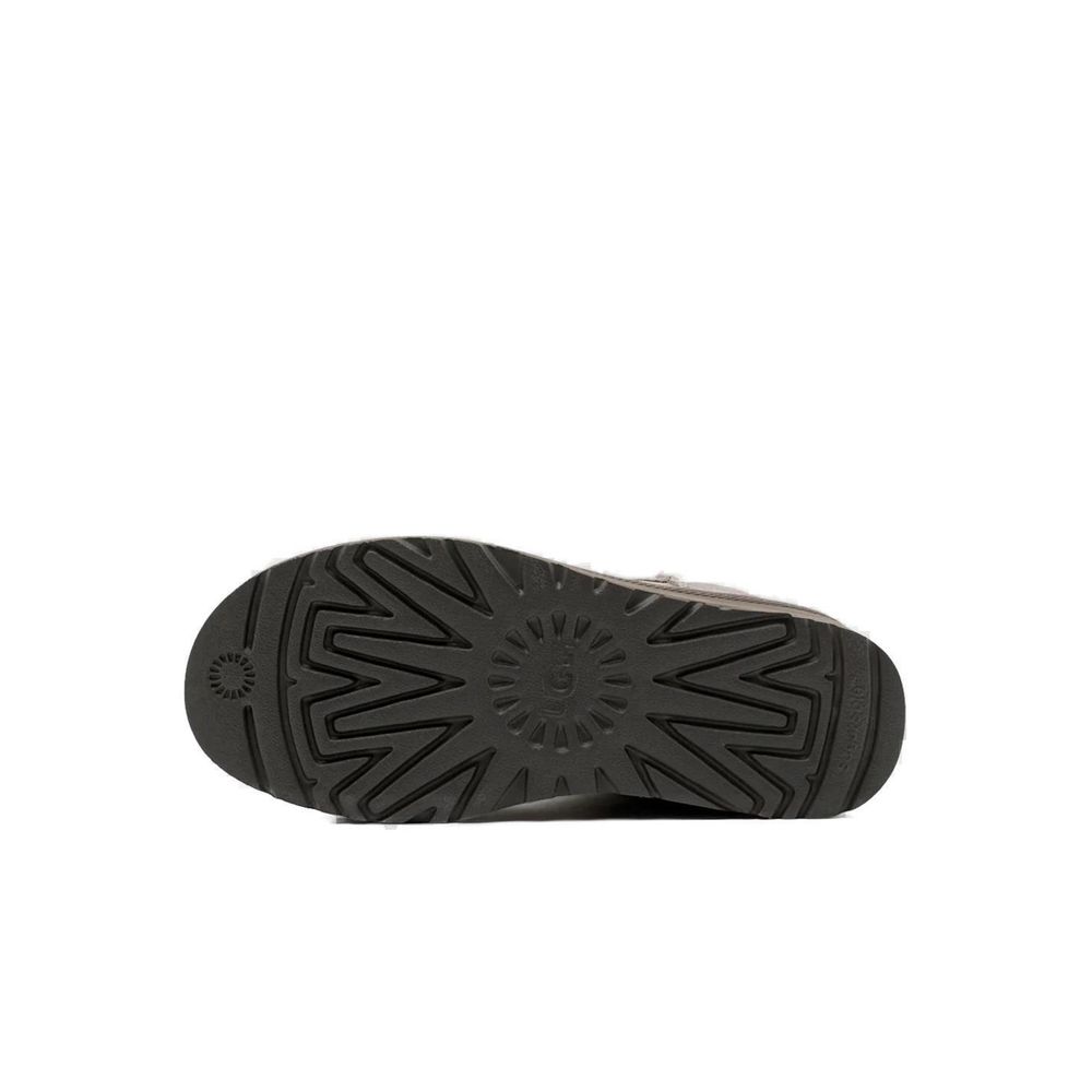 UGG Stiefel aus Wildleder in Grau