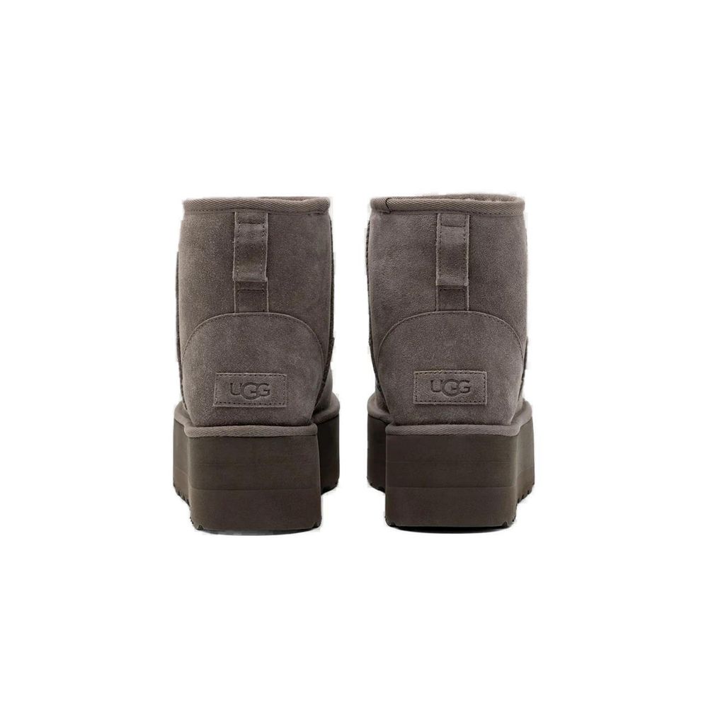 Cizmă UGG din piele întoarsă gri