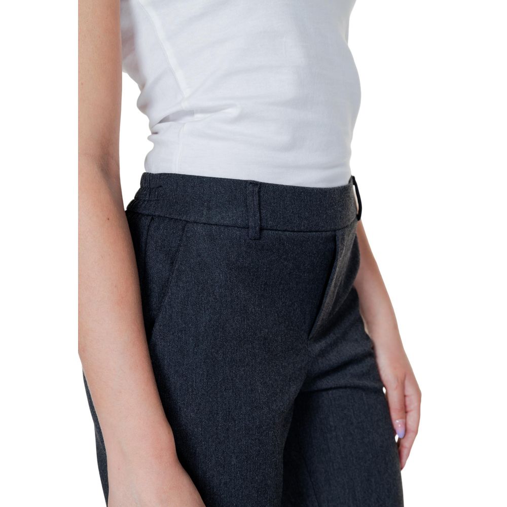 Blugi și pantaloni Vero Moda gri din poliester
