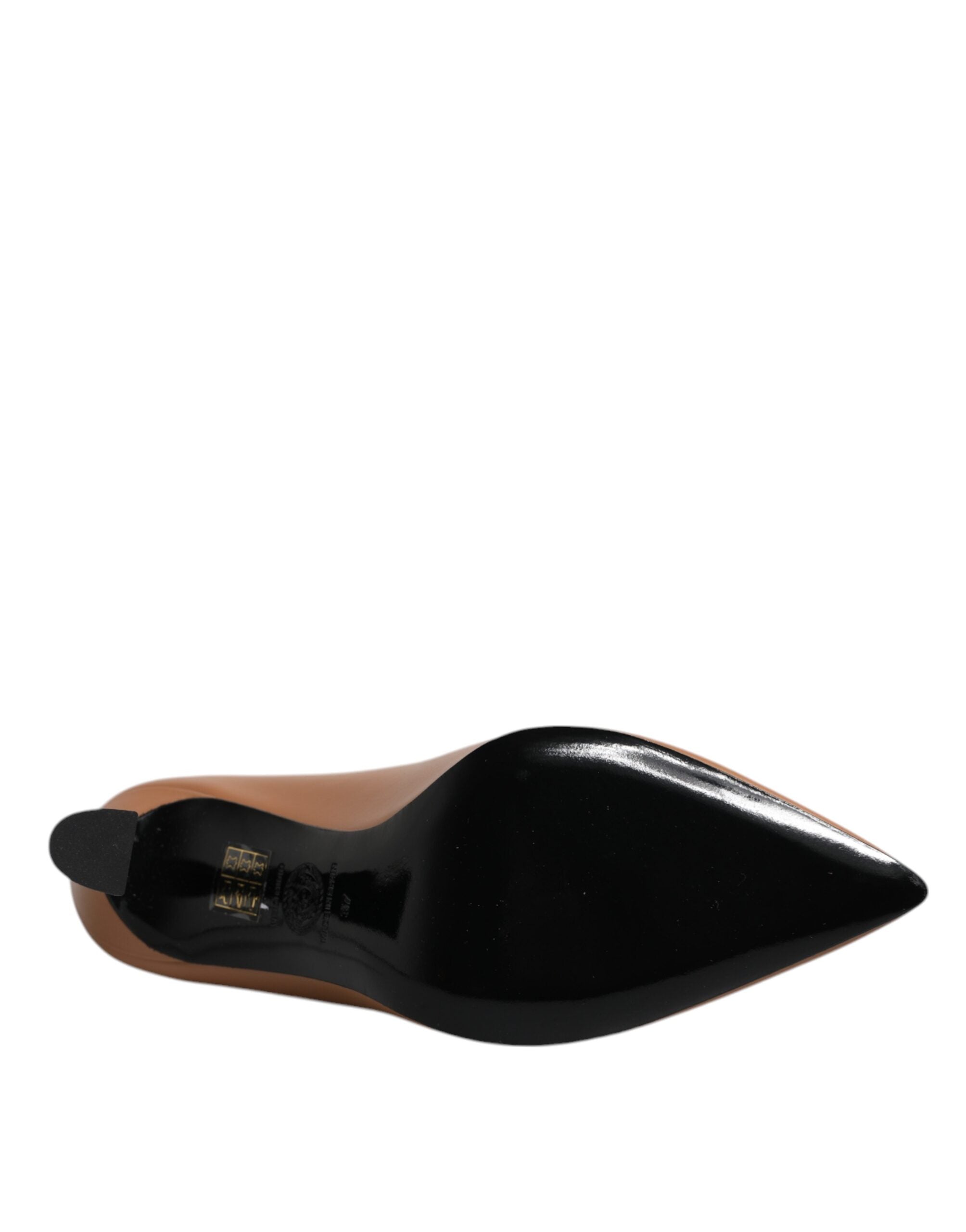 Versace – Pumps mit Logo-Schild aus braunem Leder