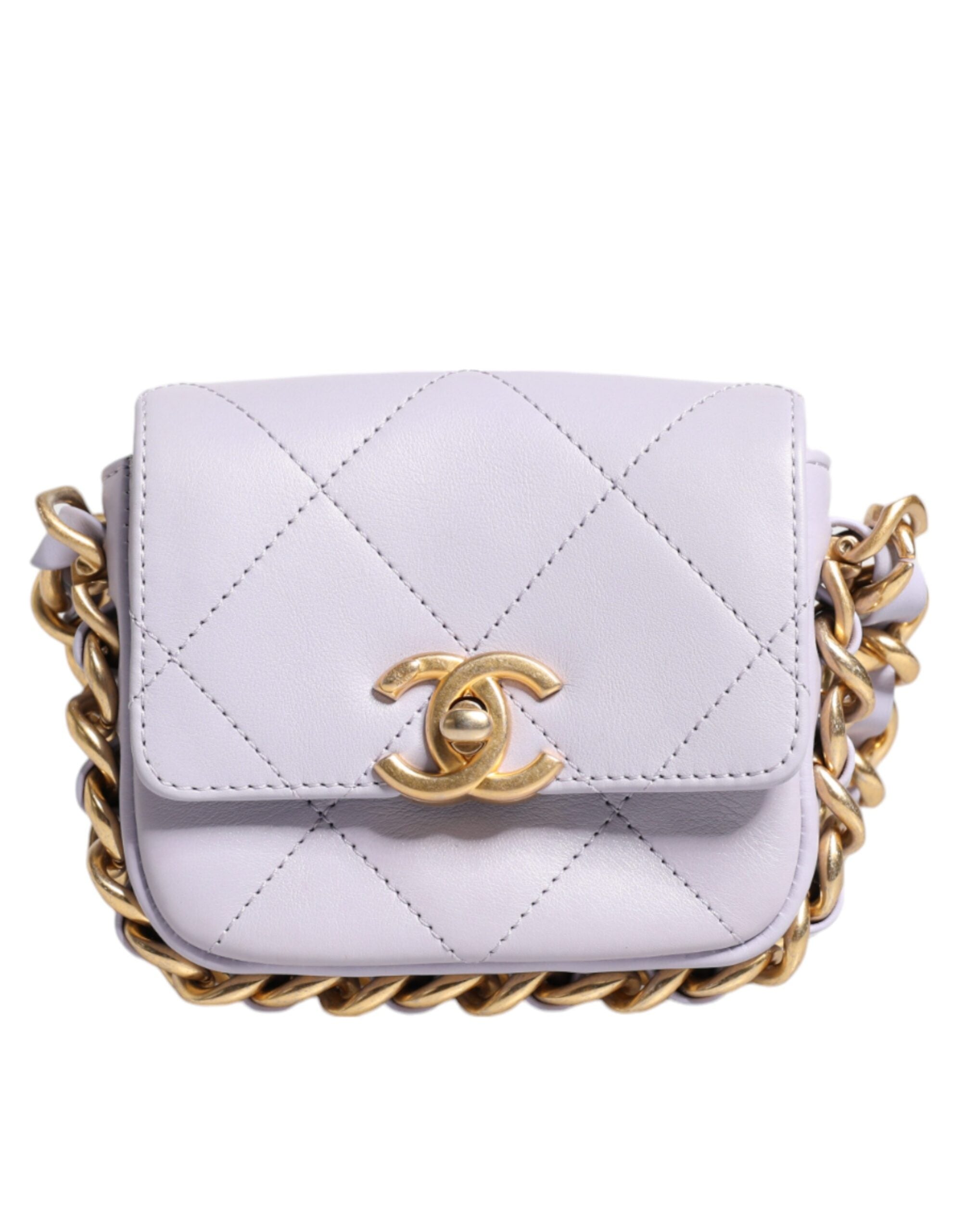 Chanel – Mini-Umhängetasche aus gestepptem Kalbsleder mit Kettenklappe in Blau
