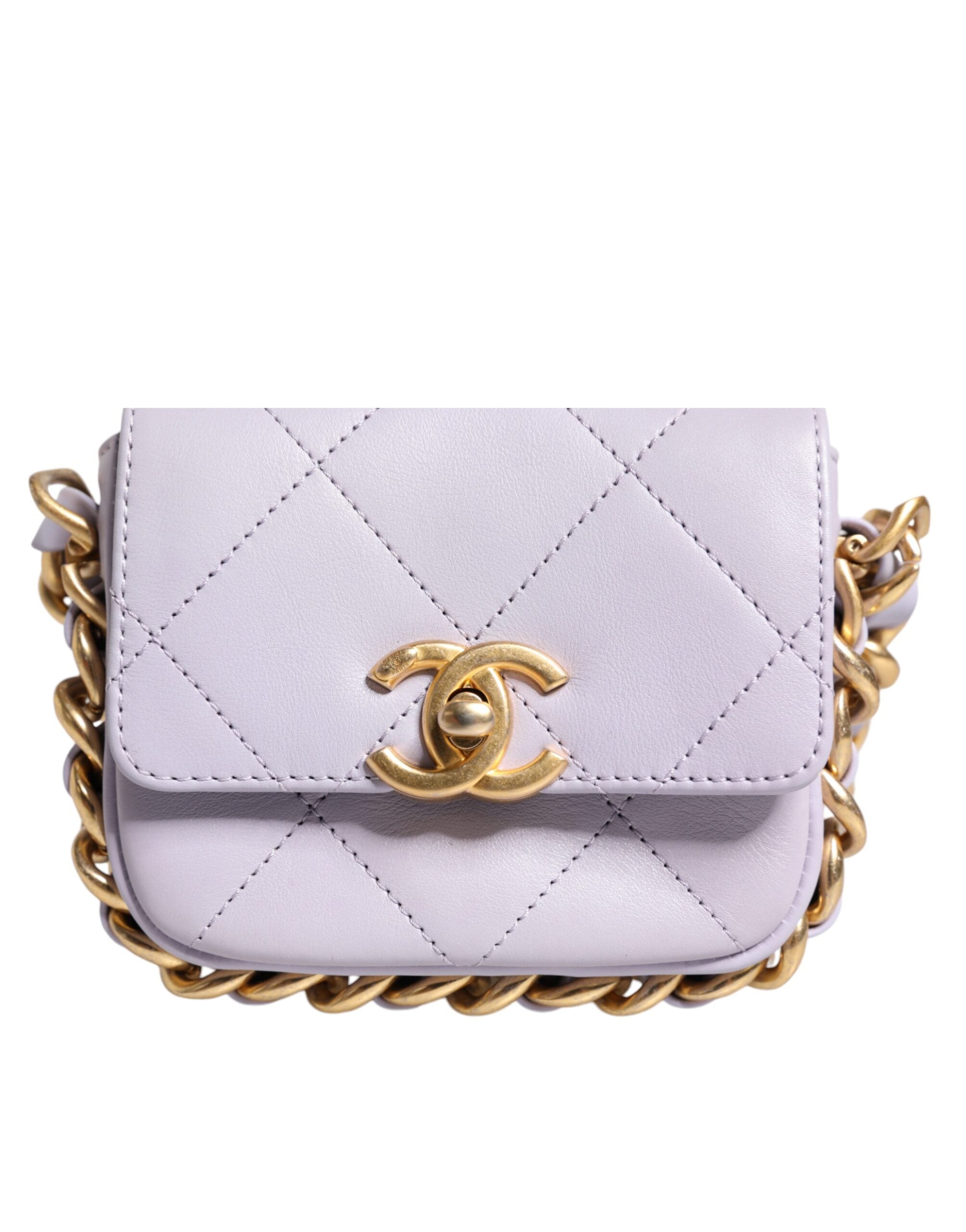 Chanel – Mini-Umhängetasche aus gestepptem Kalbsleder mit Kettenklappe in Blau