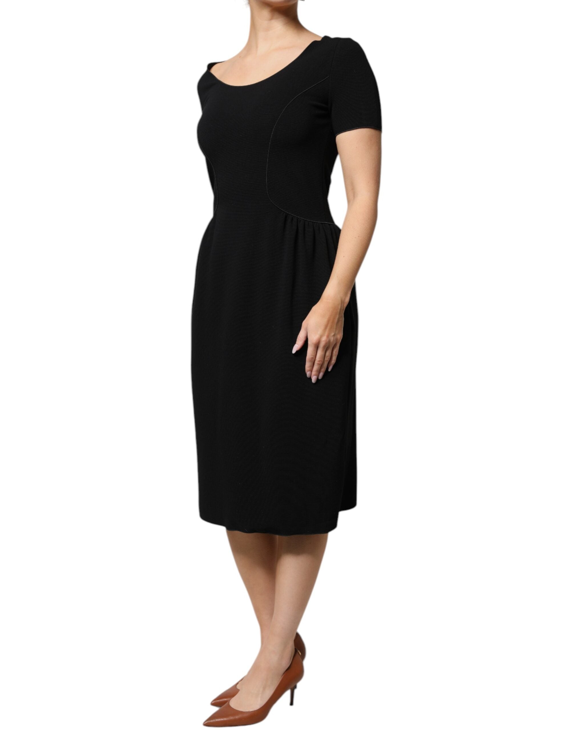 Rochie midi Emporio Armani neagră din viscoză, cu mâneci scurte, model teacă