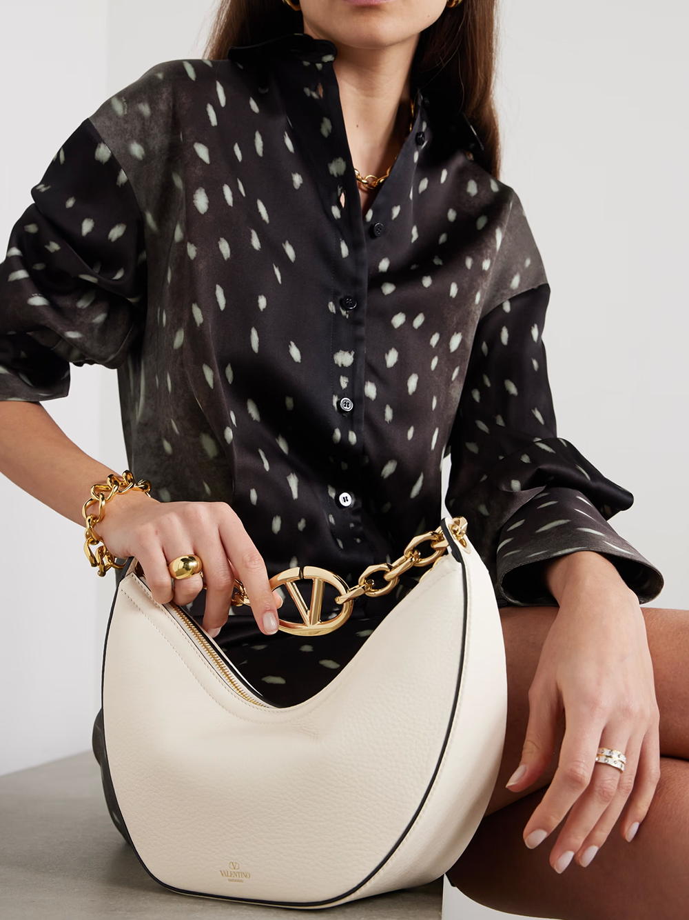 Geanta de umar Valentino Garavani Ivory Piele Mica Hobo Vlogo