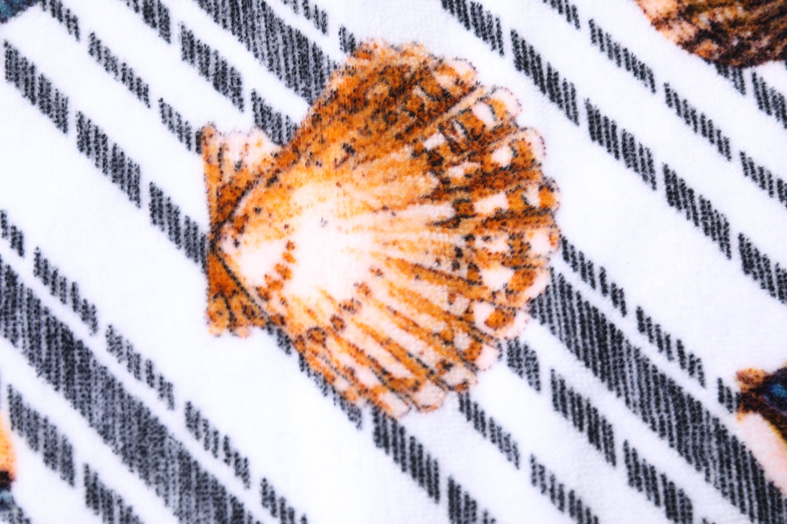 Dolce &amp; Gabbana Strandtuch mit mehrfarbigen Streifen und Muscheln