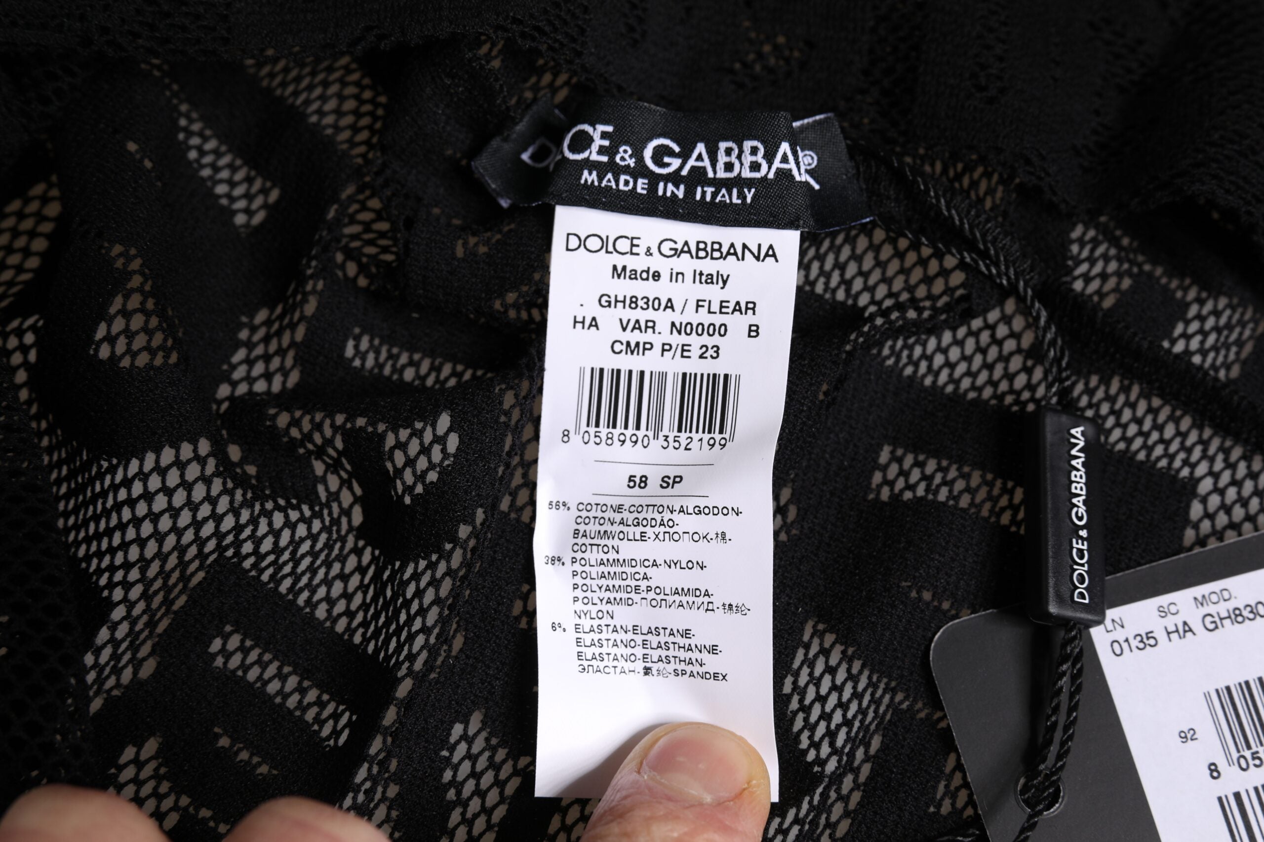 Pălărie Dolce &amp; Gabbana cu logo negru din plasă și înfășurare pe tot capul