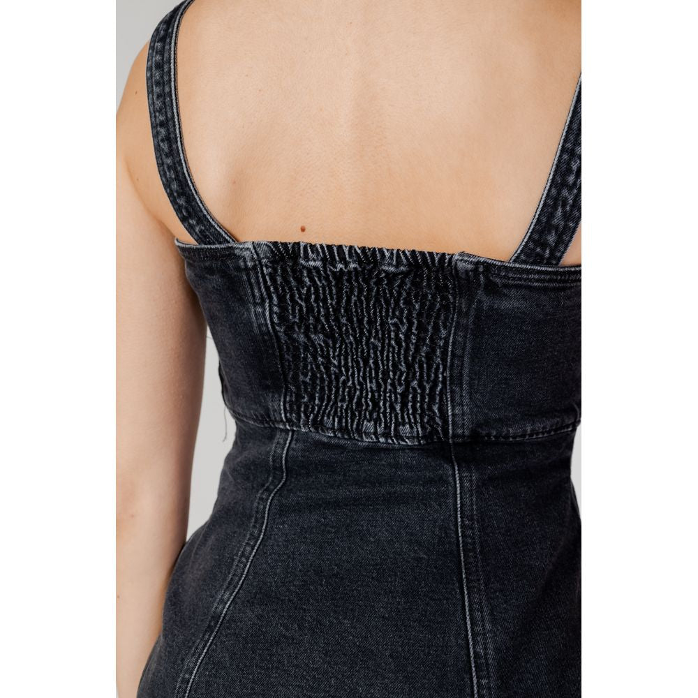 Tommy Hilfiger Jeans – Schwarzes Midikleid aus recycelter Baumwolle