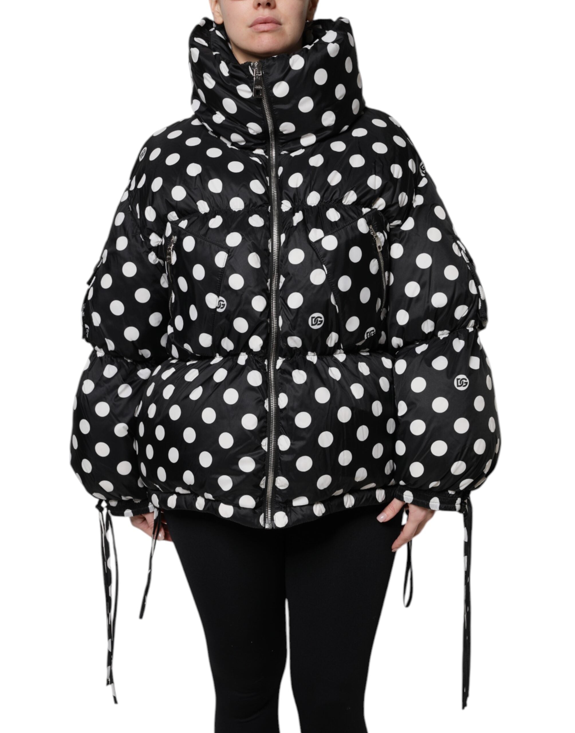 Dolce &amp; Gabbana – Pufferjacke mit durchgehendem Reißverschluss und schwarzen und weißen Punkten