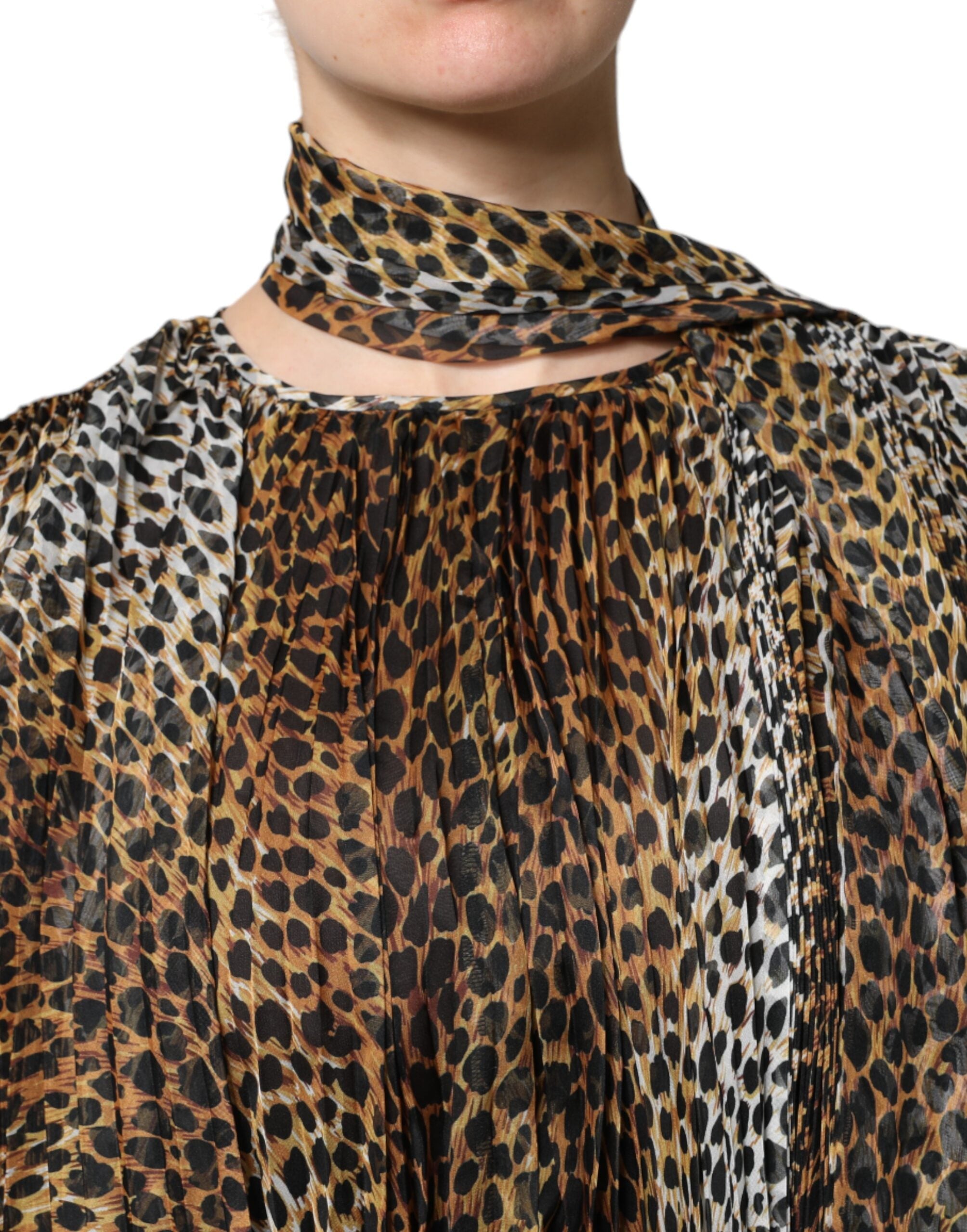Dolce &amp; Gabbana – Braunes Chiffonkleid mit Schalkragen und Leopardenmuster
