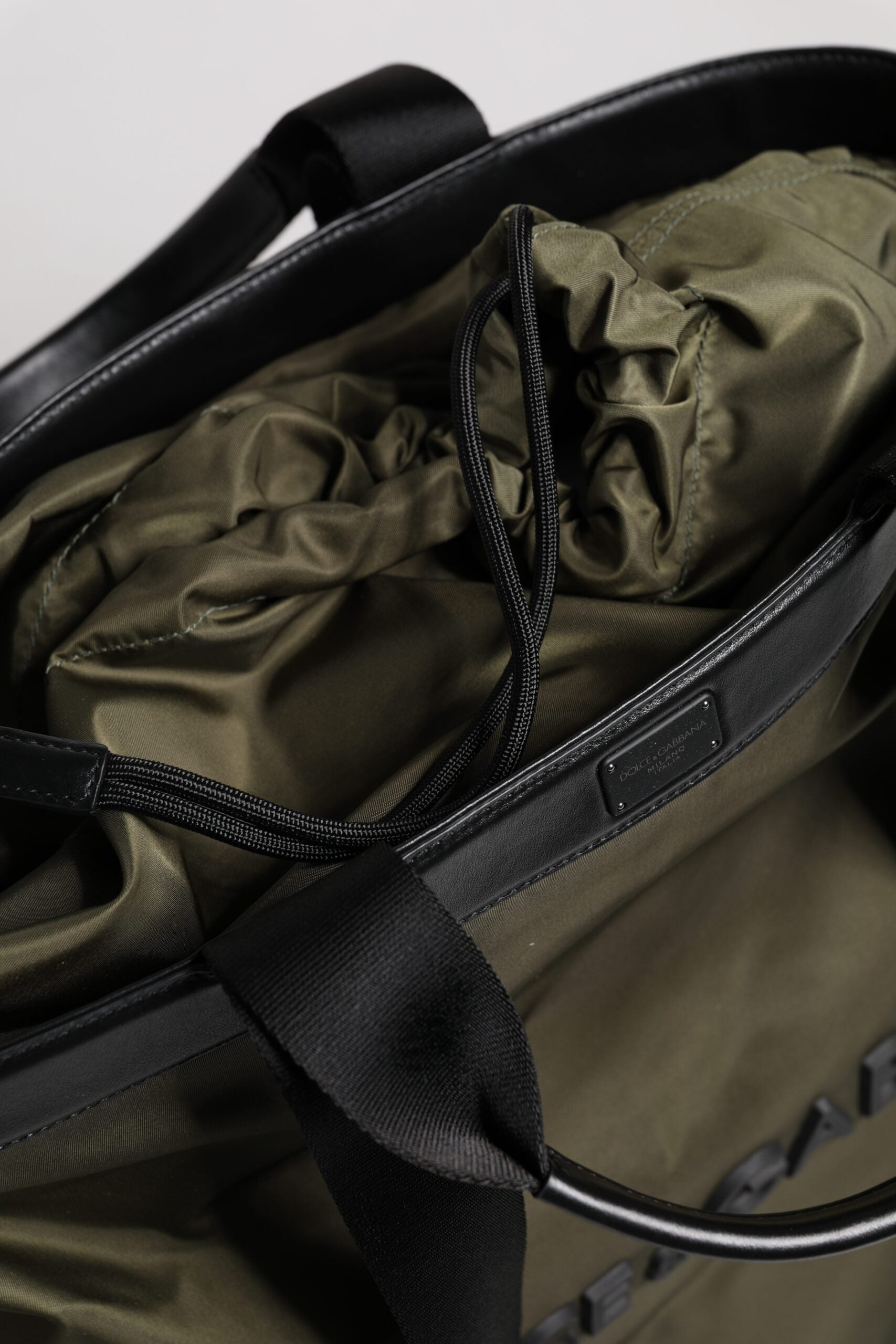 Geantă de umăr Dolce &amp; Gabbana cu curea din nailon verde militar