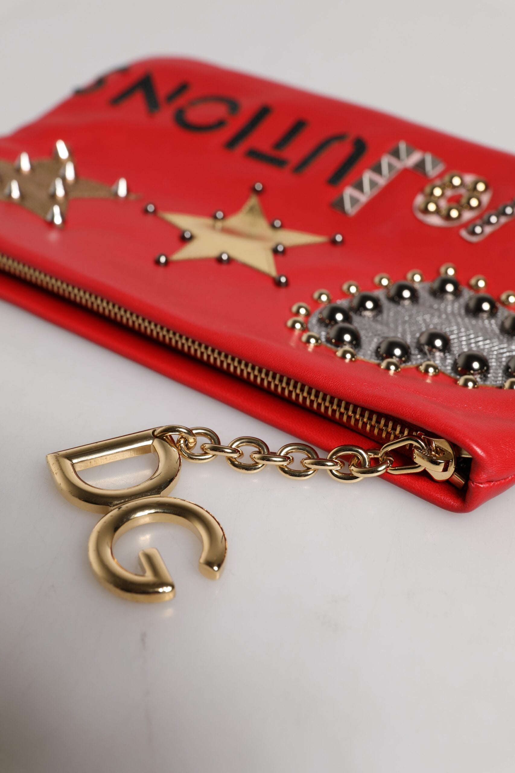 Dolce &amp; Gabbana – Rote Clutch aus verziertem Leder „Revolutions“
