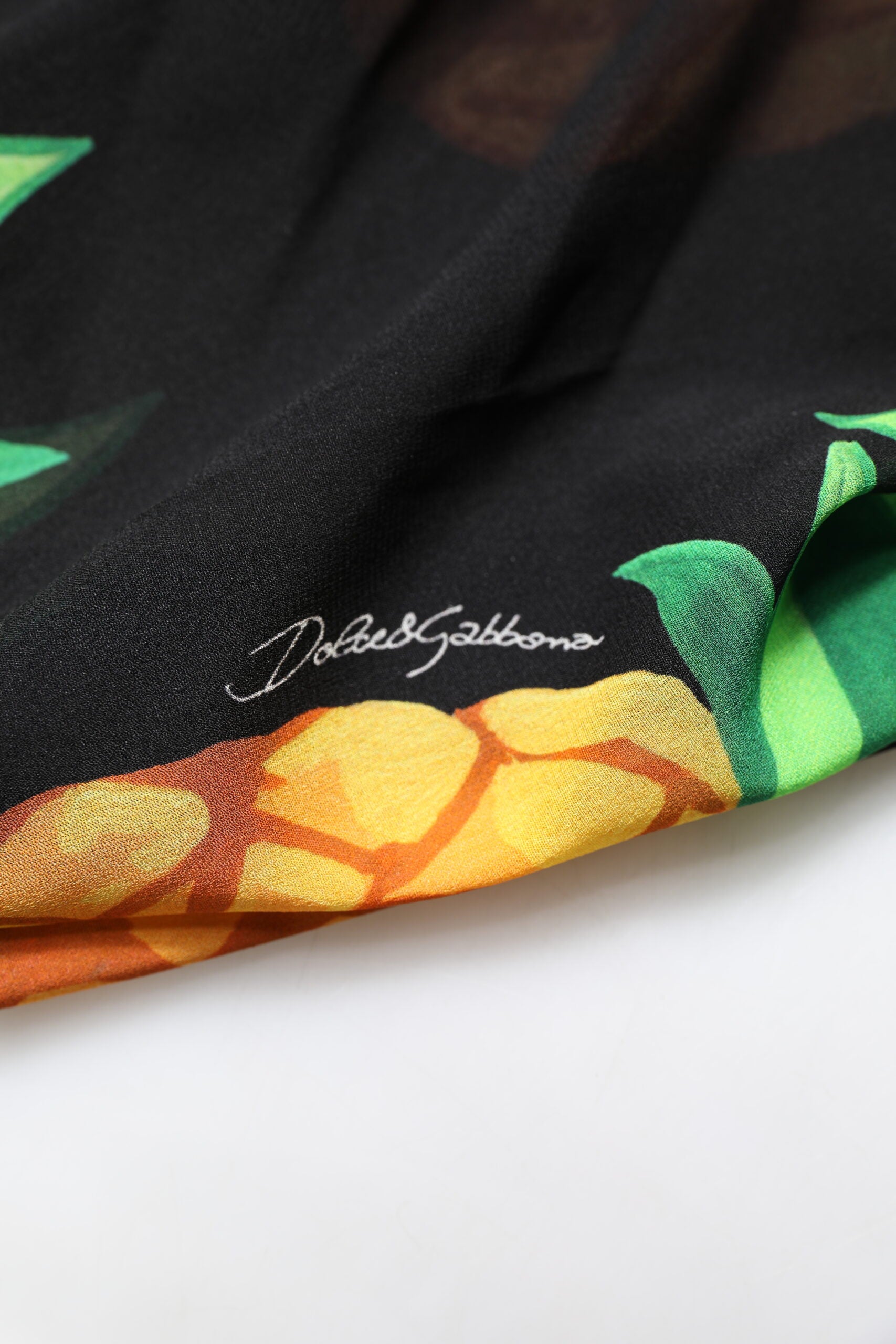 Rochie mini Dolce &amp; Gabbana neagră cu imprimeu de ananas din mătase