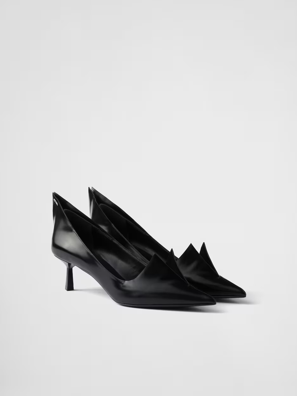 Prada Schwarze Pumps aus gebürstetem Leder