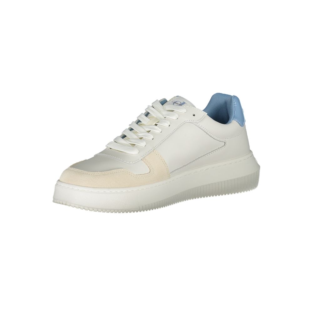 Calvin Klein – Umweltbewusste Sneakers mit kontrastierenden Details