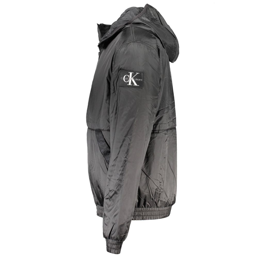 Calvin Klein – Elegante schwarze Kapuzenjacke mit Kontrastdetails