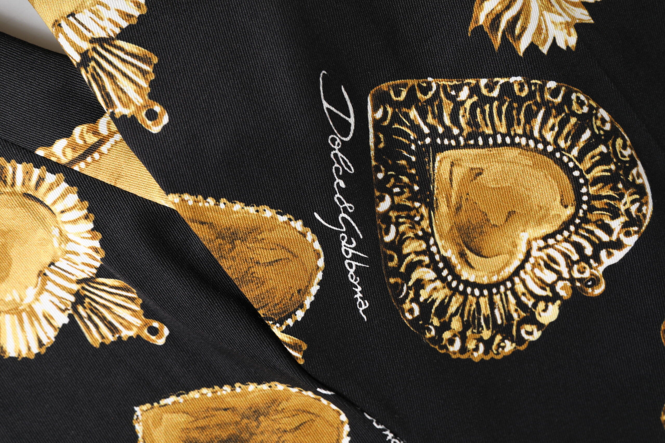 Pantaloni Dolce &amp; Gabbana Negri și Aurii cu Imprimeu de Inimă Sacră