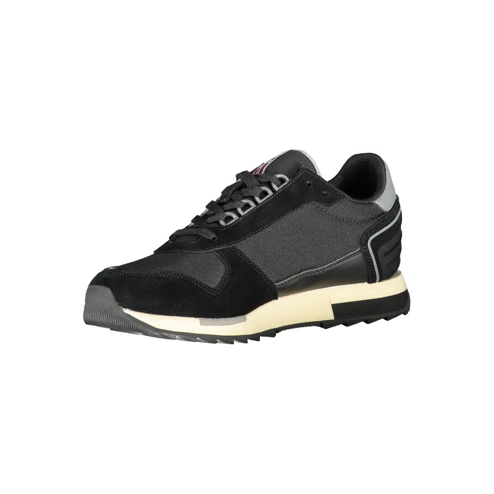 Napapijri: Verleihen Sie Ihrem Sneaker-Spiel mit kontrastierenden Schnürsenkeln das gewisse Etwas