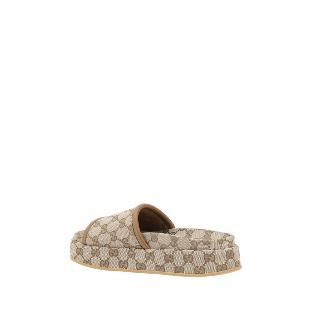 Gucci Plateausandalen mit GG-Muster